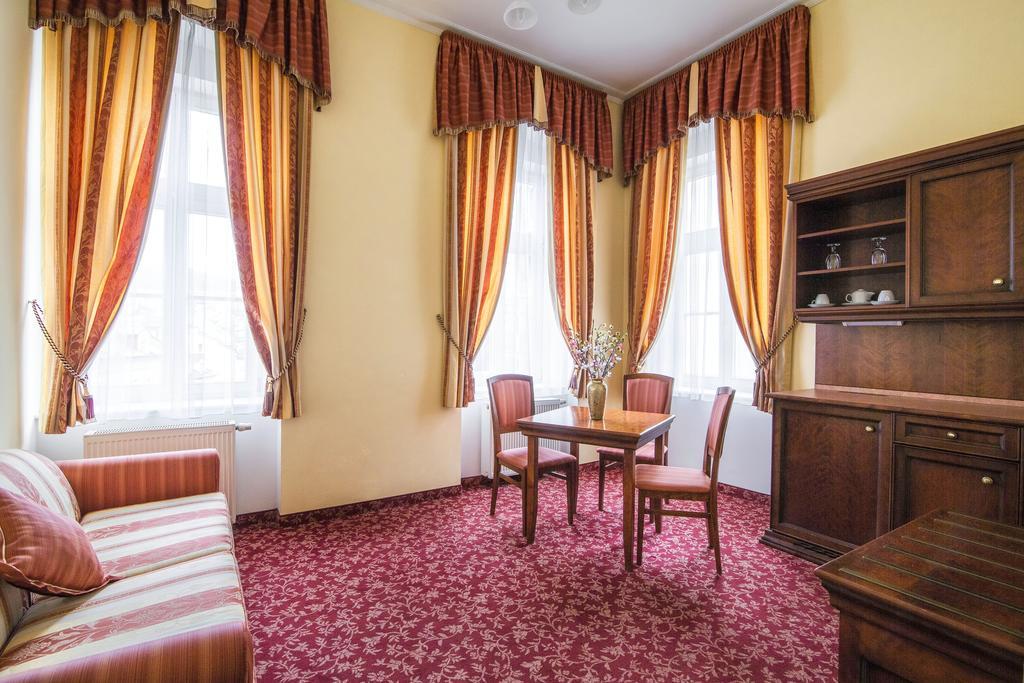 Hotel Ontario Karlovy Vary Ngoại thất bức ảnh